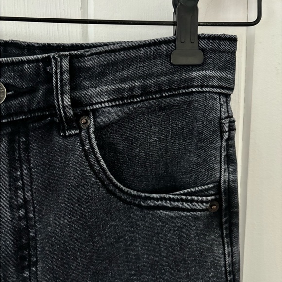 Stradivarius Wide Leg Cropped Denim Raw Hem Stone Wash Black High Rise Women 4 - Picture 7 of 12